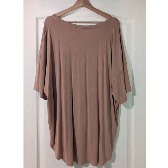 American Eagle | Soft & Sexy Oversized V-Neck Tee in Tan - Picture 2 of 7